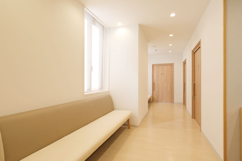 待合室・廊下①